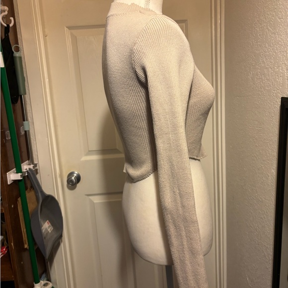 Cream Ribbed Knit Cropped Sweater - Picture 2 of 6